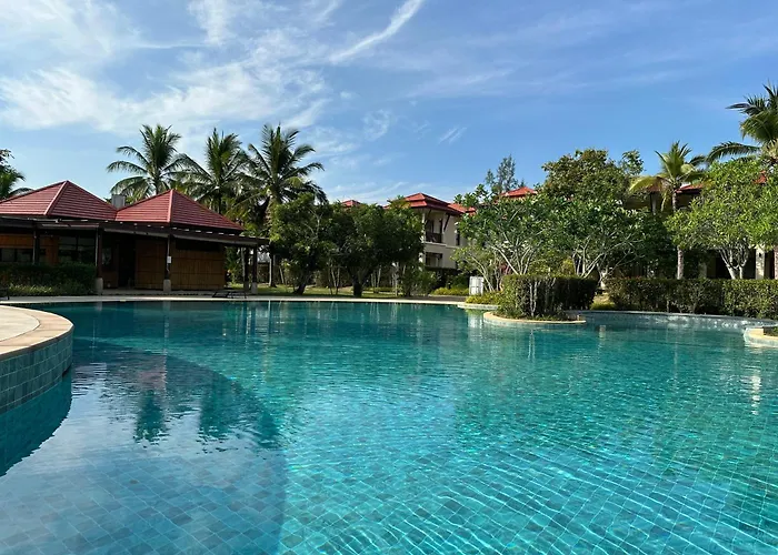 Phuket 2-Bedrooms 403M2 Private Poolside Xl-Family Villa